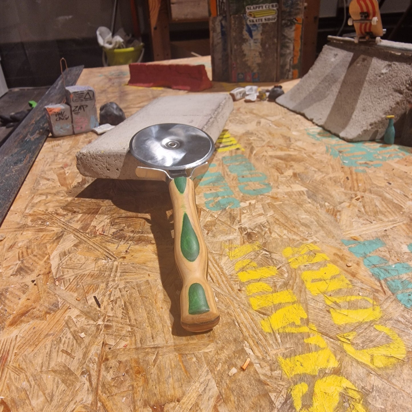 Pizzaslicer Av Återvunna Skateboards