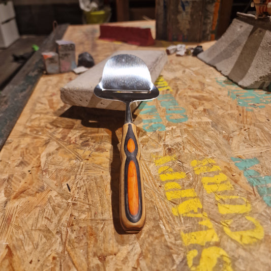 Osthyvel Av Återvunna Skateboards