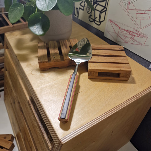 Tårtspade Av Återvunna Skateboards