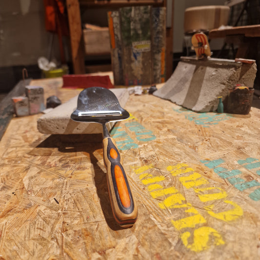 Osthyvel Av Återvunna Skateboards