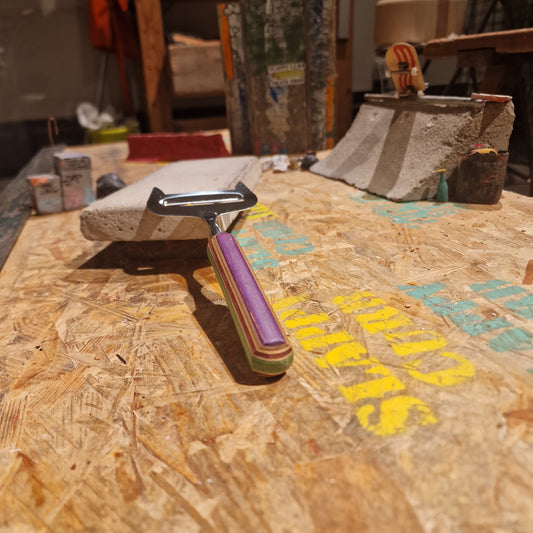 Osthyvel Av Återvunna Skateboards