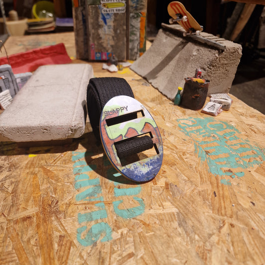 Bälte Av Återvunna Skateboards